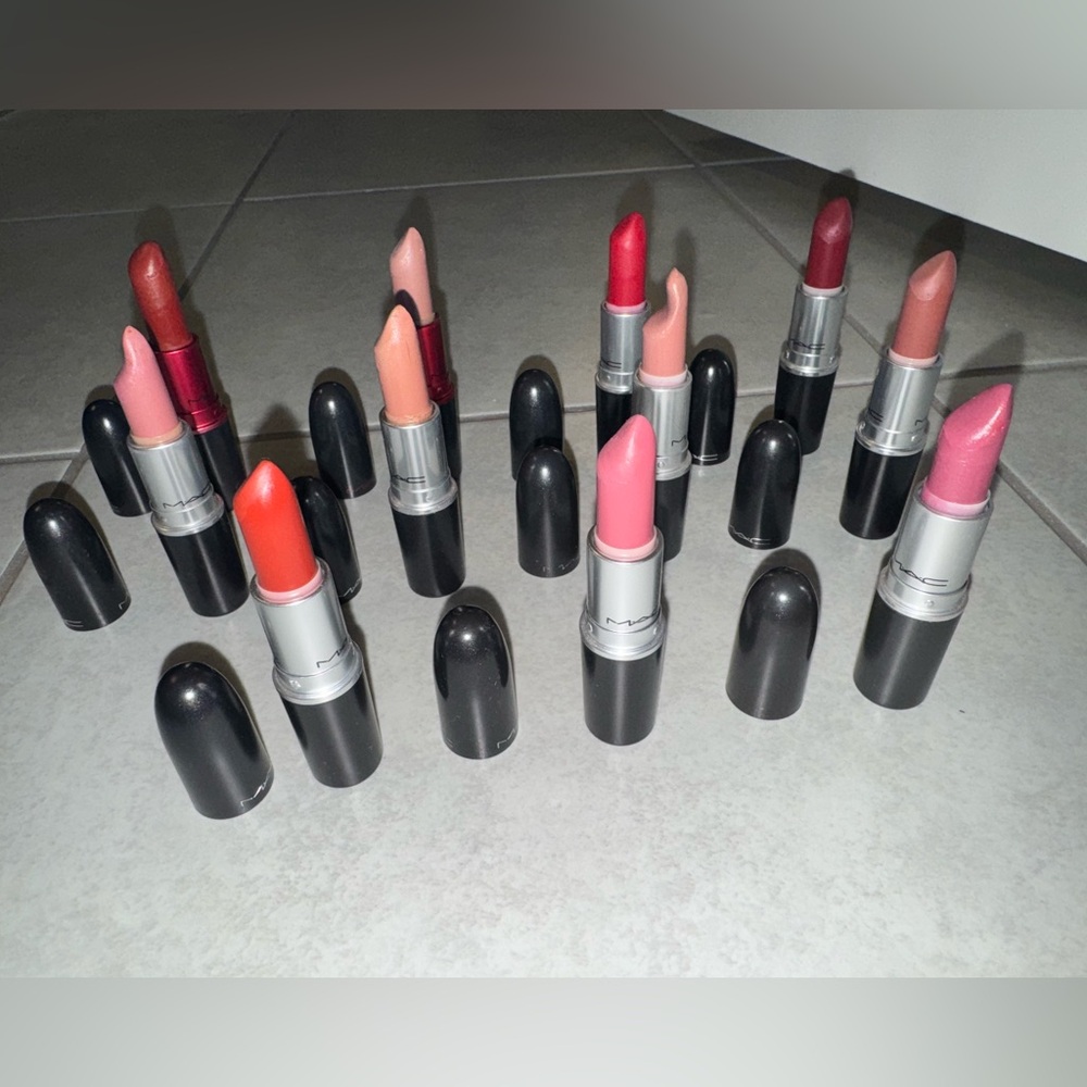 MAC Cosmetics Set of 11 Lipsticks Makeup Artist Kit